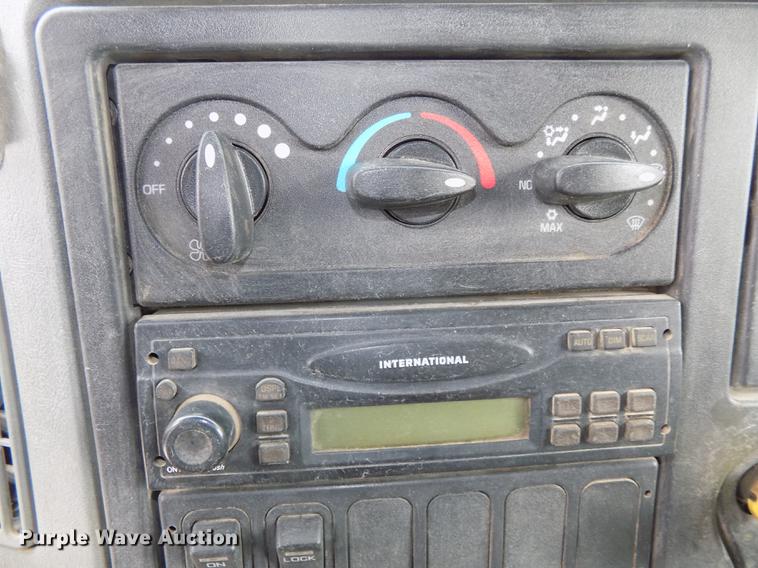 image for item DE7537 2006 International 7400 dump truck