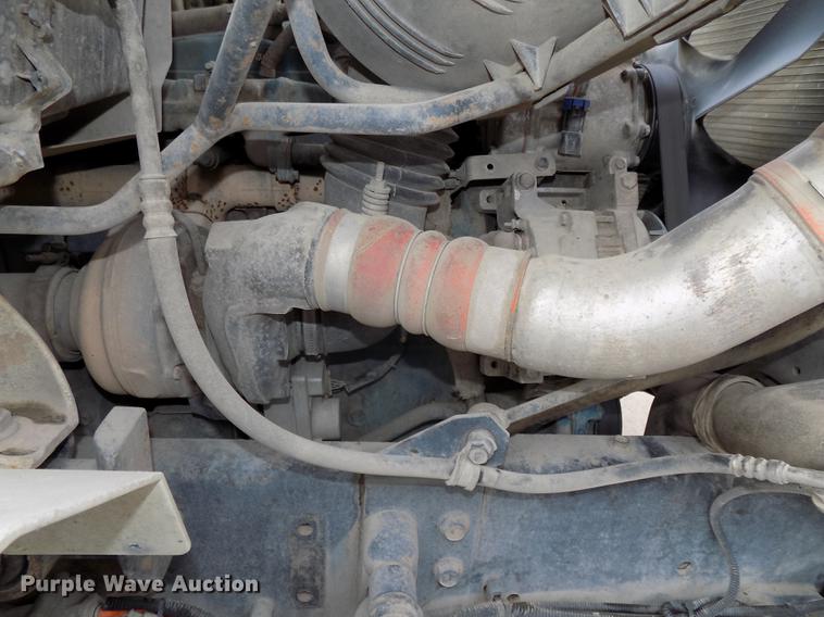 image for item DE7537 2006 International 7400 dump truck