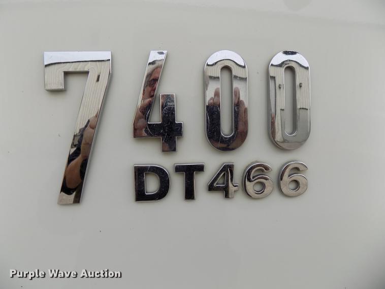 image for item DE7537 2006 International 7400 dump truck