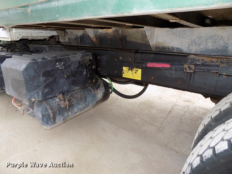 image for item DE7537 2006 International 7400 dump truck