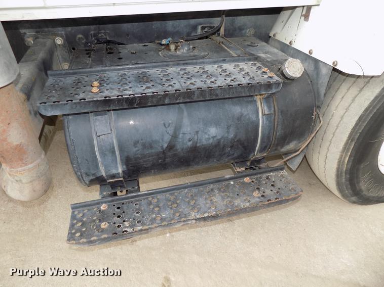 image for item DE7537 2006 International 7400 dump truck