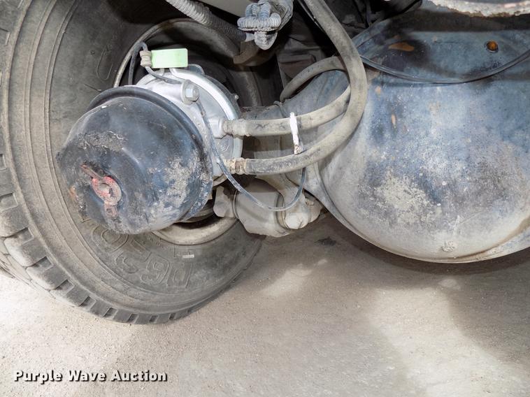 image for item DE7537 2006 International 7400 dump truck