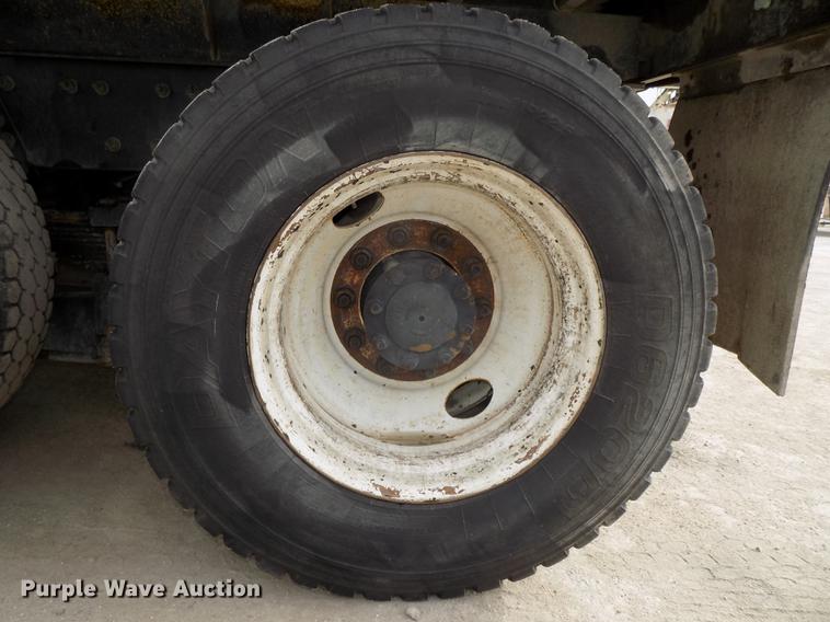 image for item DE7537 2006 International 7400 dump truck