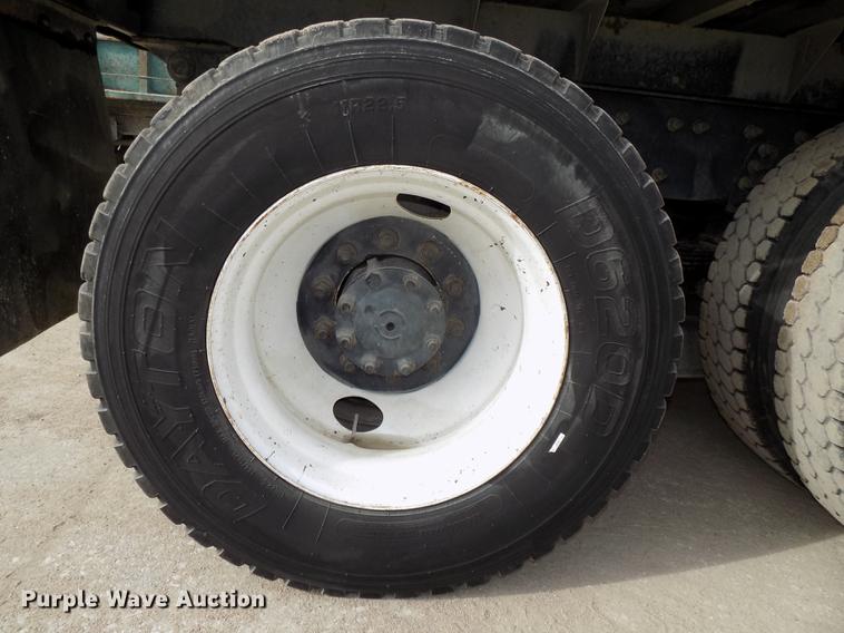 image for item DE7537 2006 International 7400 dump truck