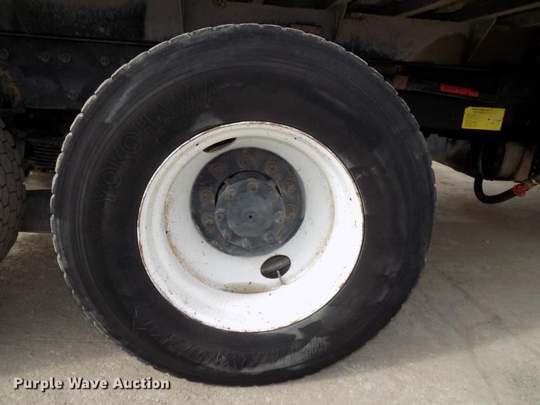 image for item DE7537 2006 International 7400 dump truck