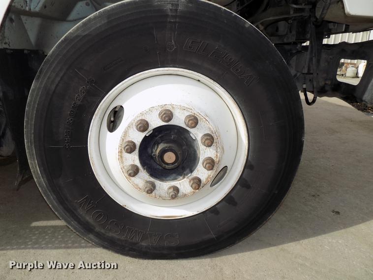 image for item DE7537 2006 International 7400 dump truck