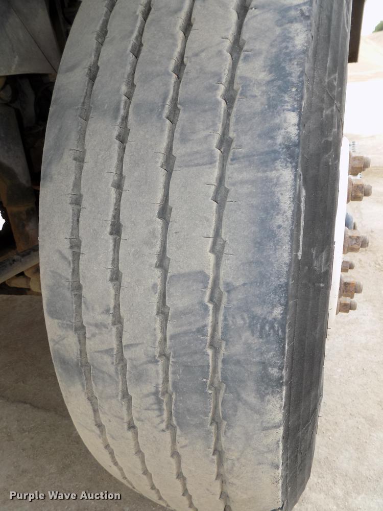 image for item DE7537 2006 International 7400 dump truck