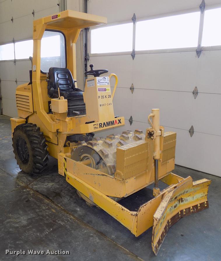 image for item DE7549 2006 Rammax P35K2B single drum vibratory roller