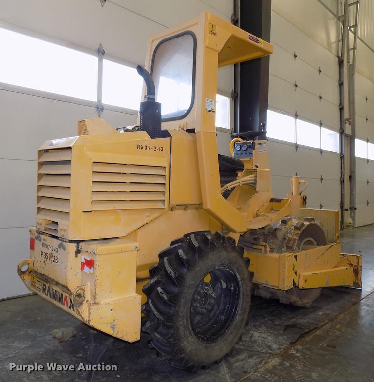 image for item DE7549 2006 Rammax P35K2B single drum vibratory roller