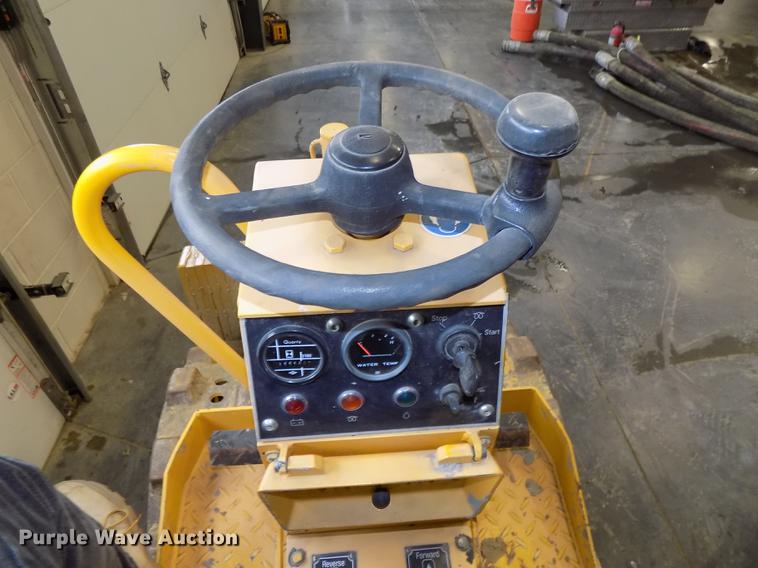 image for item DE7549 2006 Rammax P35K2B single drum vibratory roller