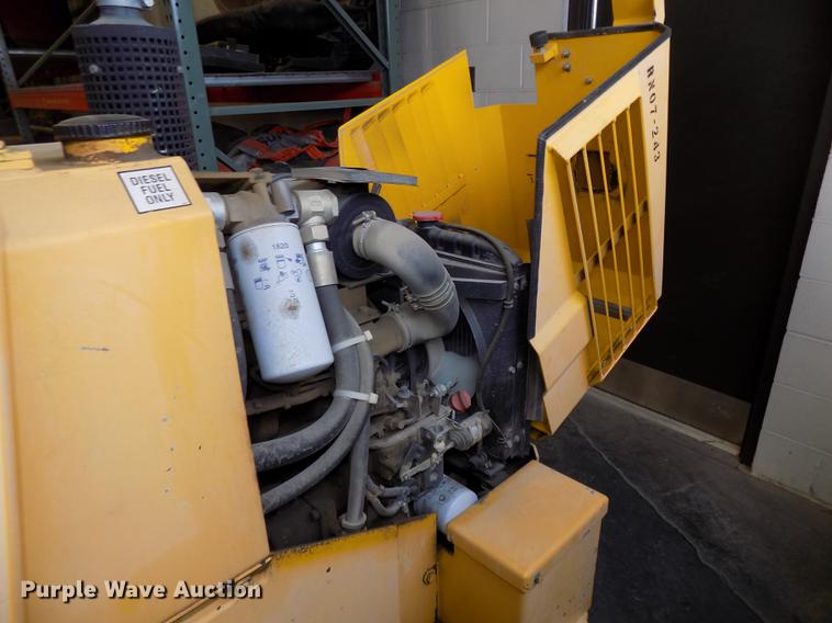 image for item DE7549 2006 Rammax P35K2B single drum vibratory roller