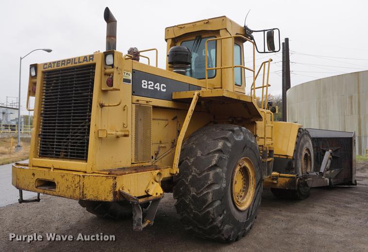 image for item DF1528 1988 Caterpillar 824C wheel dozer