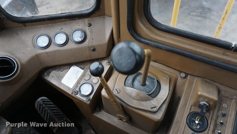 image for item DF1528 1988 Caterpillar 824C wheel dozer