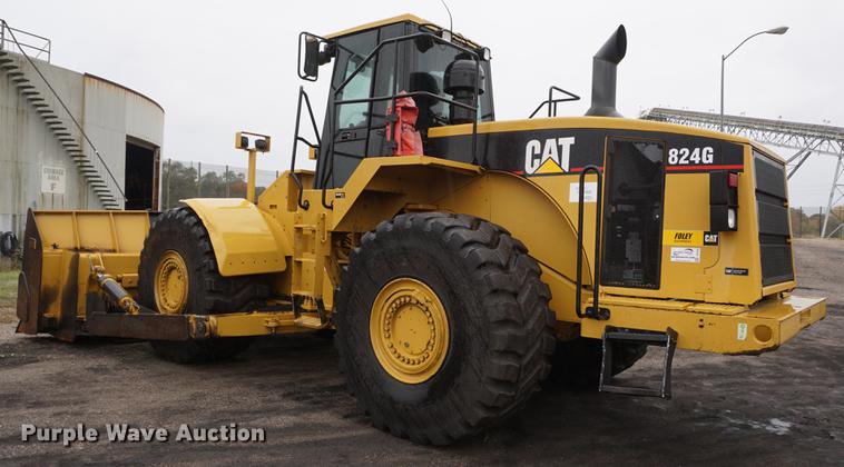 image for item DF1529 2002 Caterpillar 824G wheel dozer