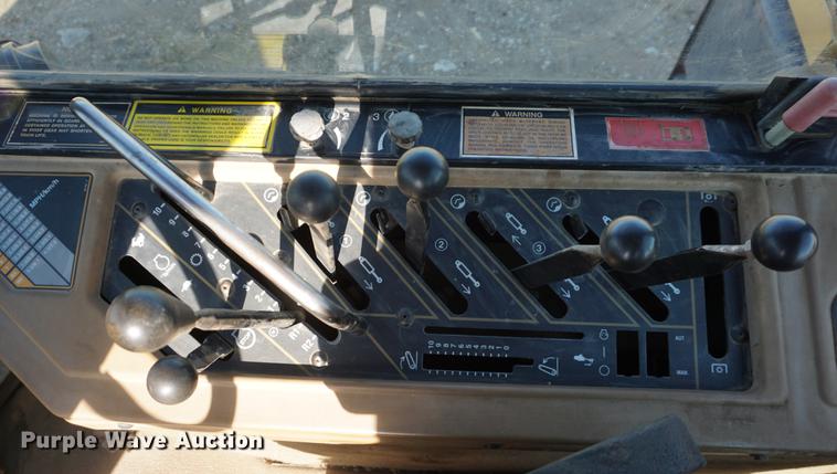 image for item DF1538 1992 Caterpillar Challenger 65C tractor