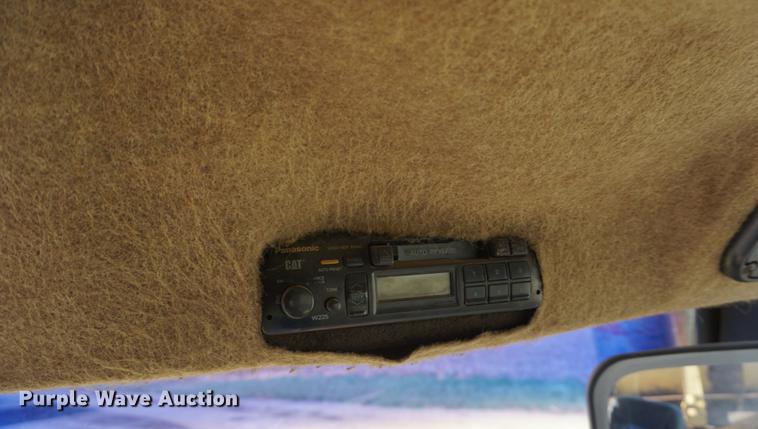 image for item DF1538 1992 Caterpillar Challenger 65C tractor