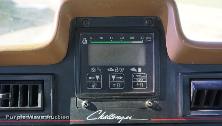 image for item DF1538 1992 Caterpillar Challenger 65C tractor