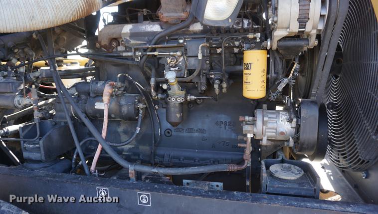 image for item DF1538 1992 Caterpillar Challenger 65C tractor