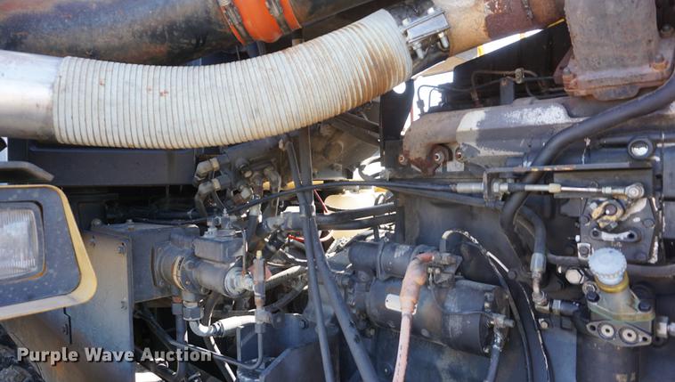 image for item DF1538 1992 Caterpillar Challenger 65C tractor