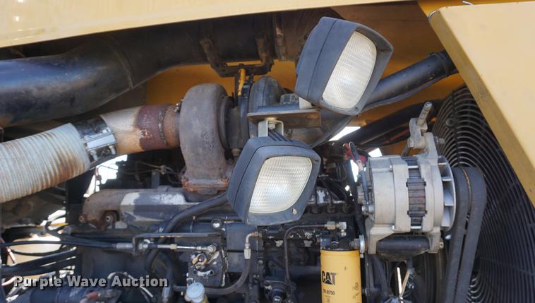 image for item DF1538 1992 Caterpillar Challenger 65C tractor