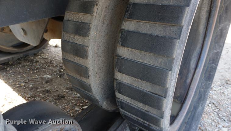 image for item DF1538 1992 Caterpillar Challenger 65C tractor