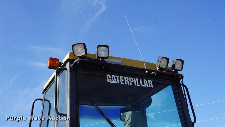 image for item DF1538 1992 Caterpillar Challenger 65C tractor