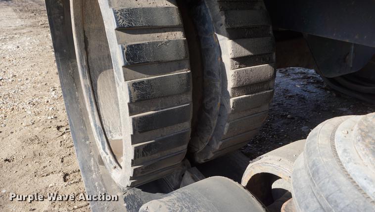 image for item DF1538 1992 Caterpillar Challenger 65C tractor