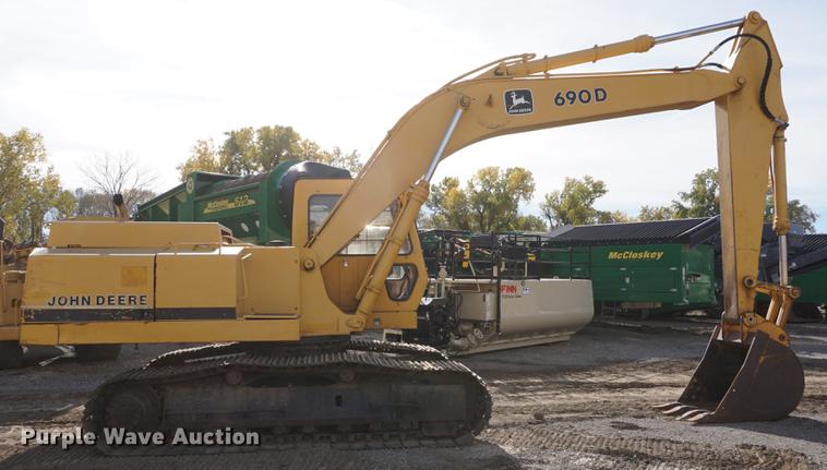 image for item DF1540 John Deere 690D excavator