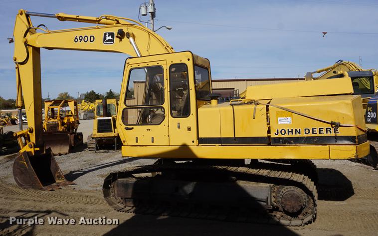 image for item DF1540 John Deere 690D excavator