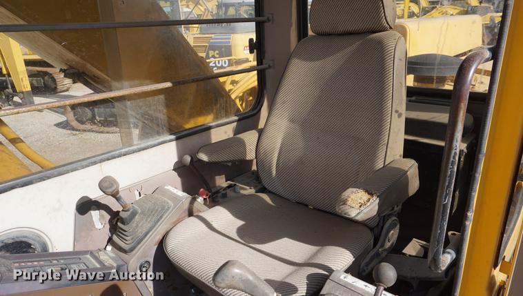 image for item DF1540 John Deere 690D excavator