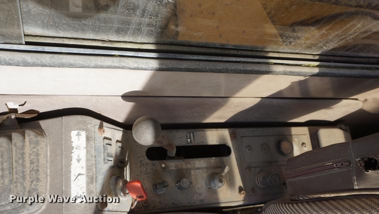 image for item DF1540 John Deere 690D excavator