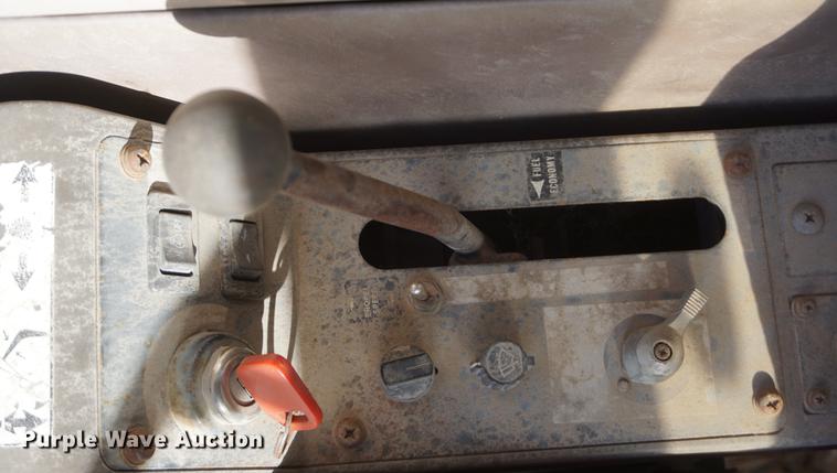 image for item DF1540 John Deere 690D excavator