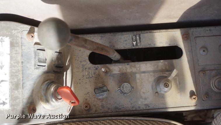 image for item DF1540 John Deere 690D excavator