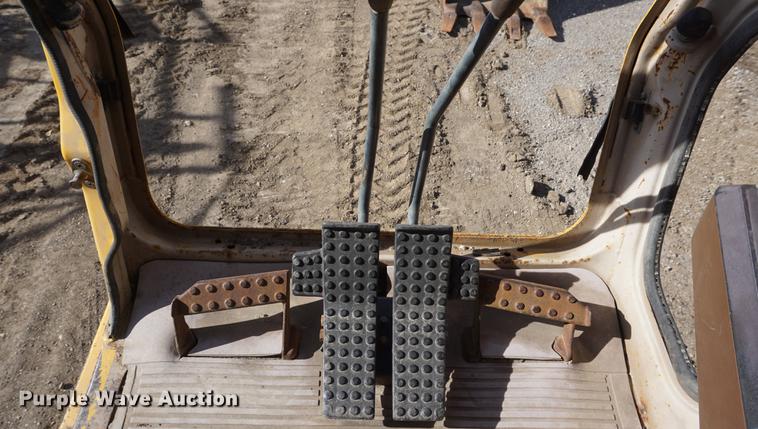 image for item DF1540 John Deere 690D excavator