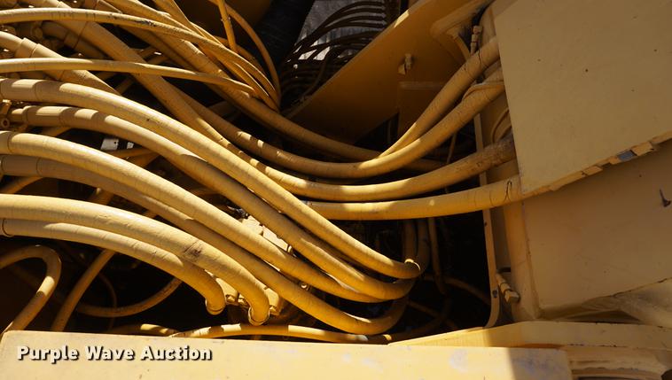 image for item DF1540 John Deere 690D excavator