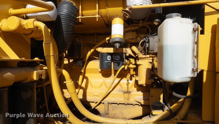 image for item DF1540 John Deere 690D excavator