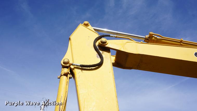 image for item DF1540 John Deere 690D excavator