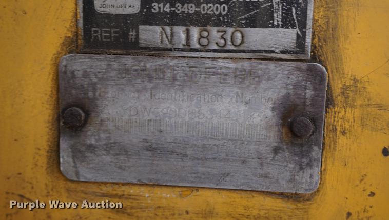 image for item DF1540 John Deere 690D excavator