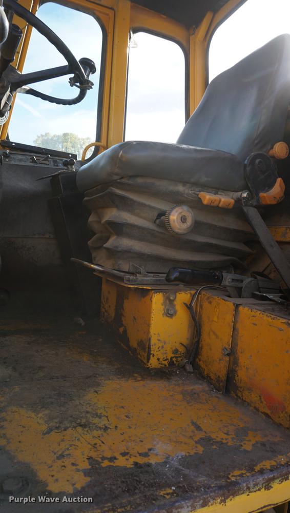 image for item DF1541 Michigan L70 wheel loader