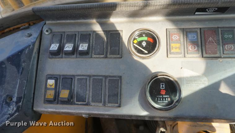 image for item DF1541 Michigan L70 wheel loader