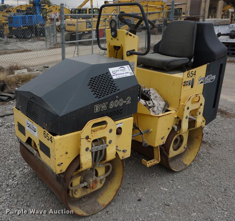 image for item DF1542 2004 Bomag BW900-2 double drum vibratory roller