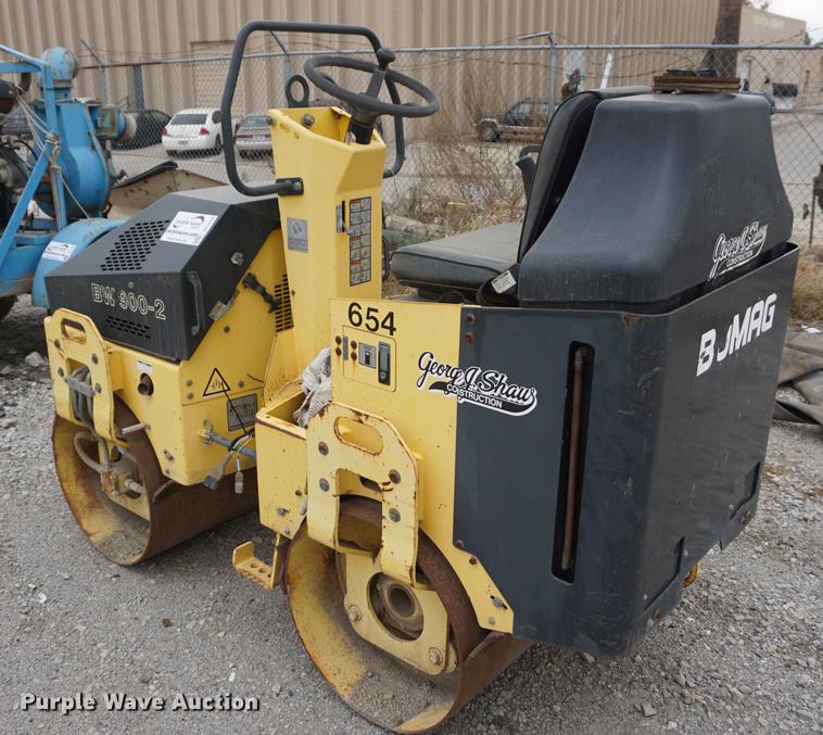 image for item DF1542 2004 Bomag BW900-2 double drum vibratory roller