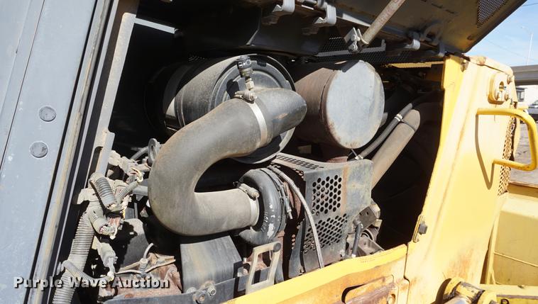 image for item DF1548 2002 Komatsu D41P-6 dozer