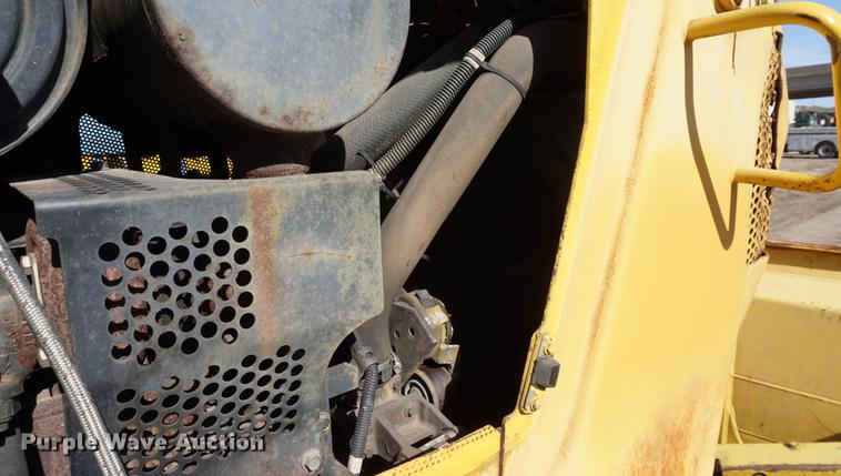 image for item DF1548 2002 Komatsu D41P-6 dozer