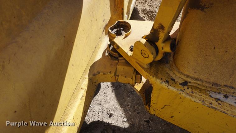 image for item DF1548 2002 Komatsu D41P-6 dozer