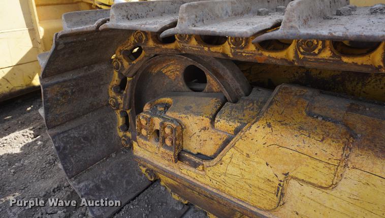 image for item DF1548 2002 Komatsu D41P-6 dozer