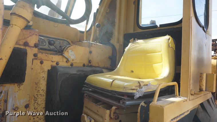 image for item DF1549 1971 Caterpillar 613 elevating scraper