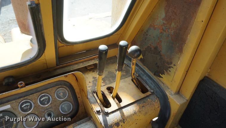 image for item DF1549 1971 Caterpillar 613 elevating scraper