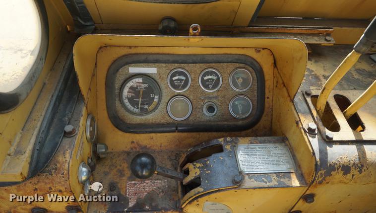 image for item DF1549 1971 Caterpillar 613 elevating scraper