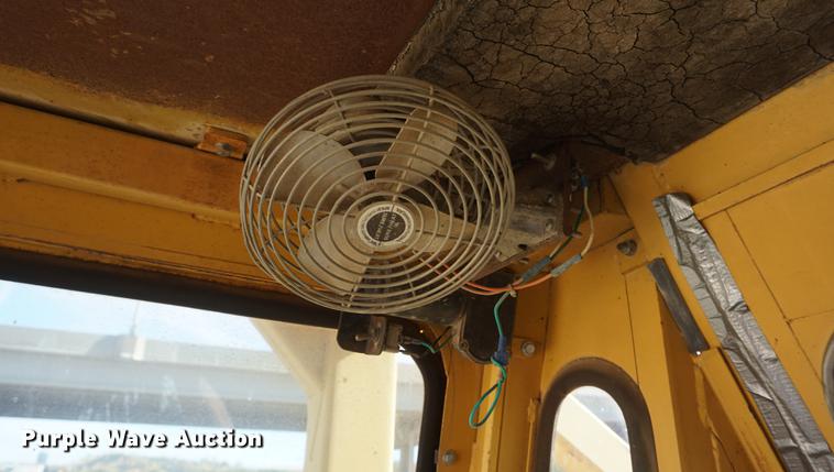 image for item DF1549 1971 Caterpillar 613 elevating scraper